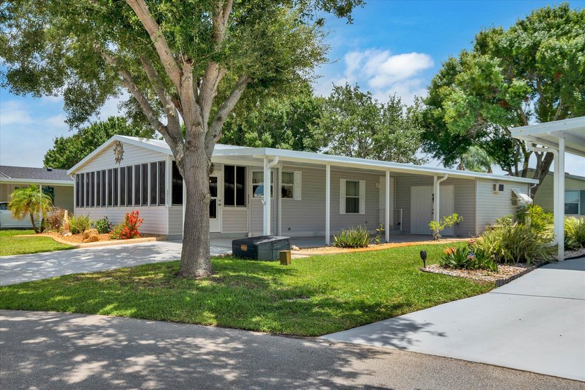 Seller is highly motivated and must sell this stunning - photo 2