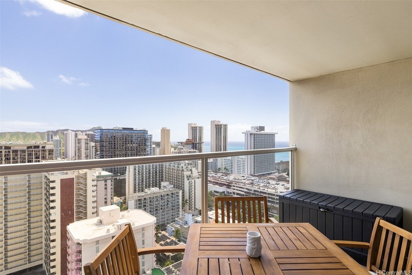 Discover this exceptional Studio condo, completely transformed - photo 4
