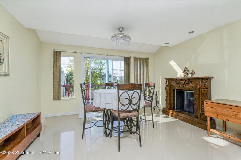 Welcome to 162 Bathgate St - Beautiful Legal 2 family Semi - photo 9