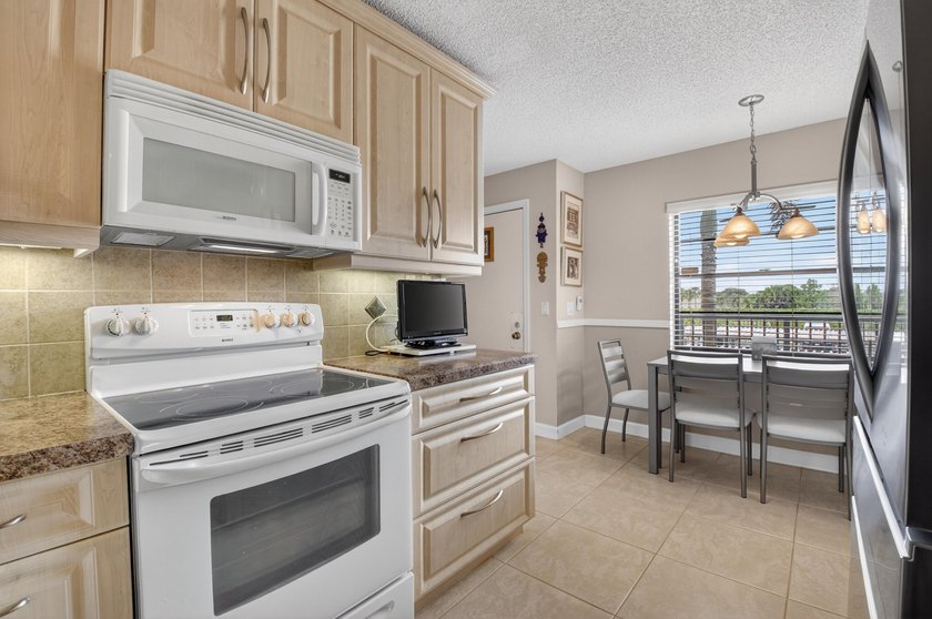 Welcome to The Patio 55+ community this spacious 2-bedroom - photo 10