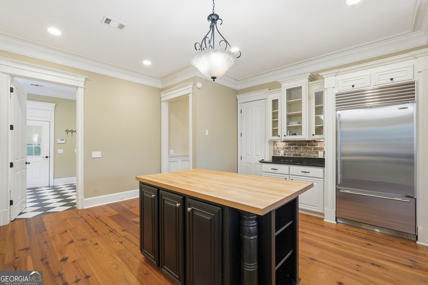 Welcome to 9 Wood Duck Drive in Savannahs highly sought-after - photo 12