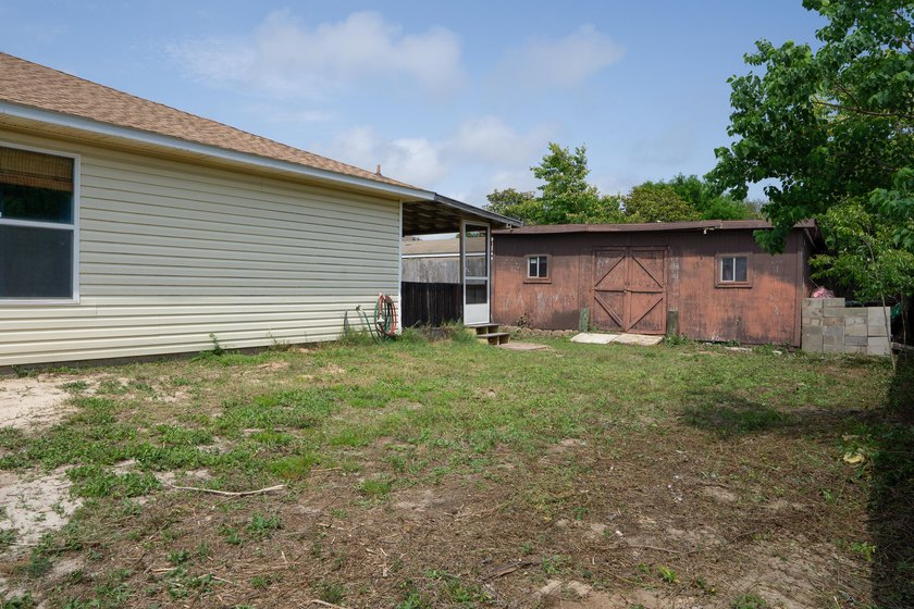 Motivated Seller!! Come take a look at this affordable home - photo 7