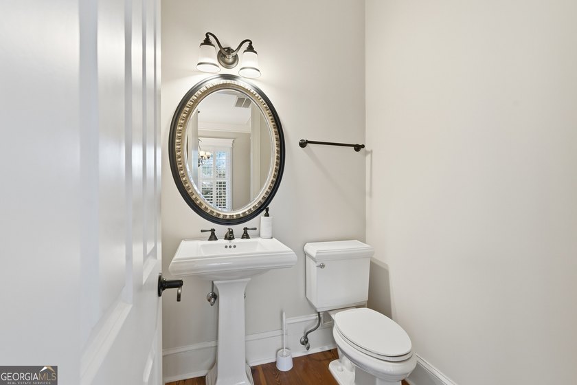 Welcome to 9 Wood Duck Drive in Savannahs highly sought-after - photo 19