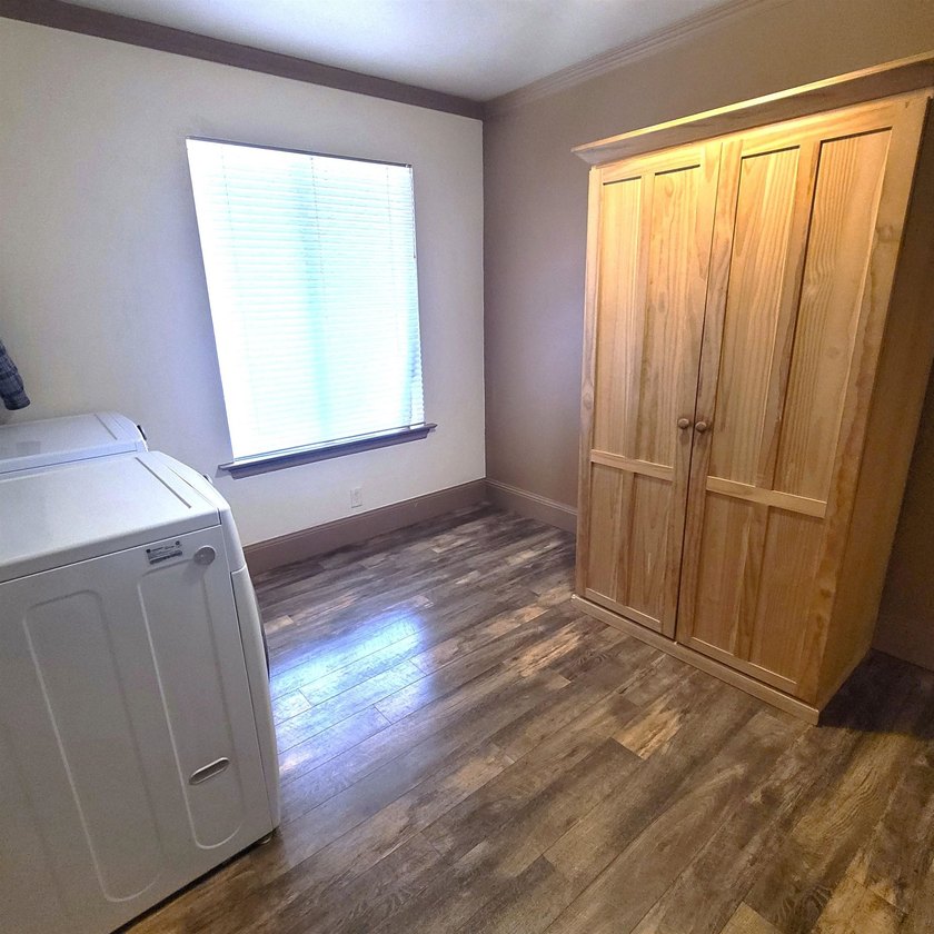 This is a move-in ready home that has been completely remodeled - photo 19