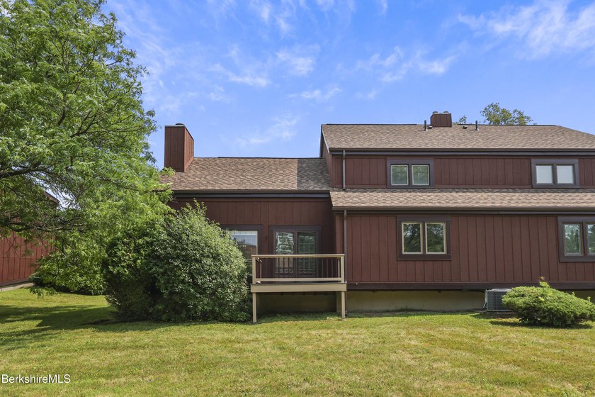 Enjoy easy Berkshire living in this spacious end-unit condo at - photo 31