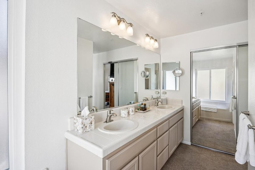 Welcome to 17552 Woodridge Court, a beautifully maintained home - photo 31