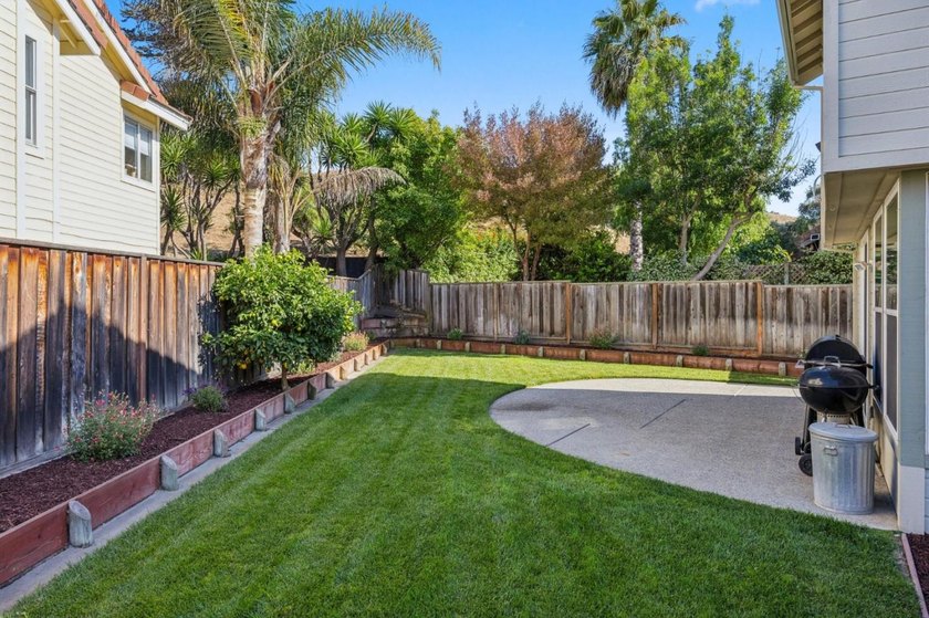 Welcome to 17552 Woodridge Court, a beautifully maintained home - photo 33