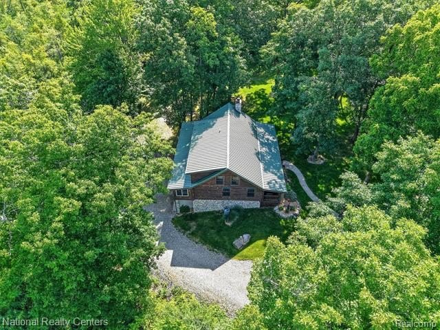 Welcome to this meticulously maintained 2,400 sq. ft. log home - photo 37