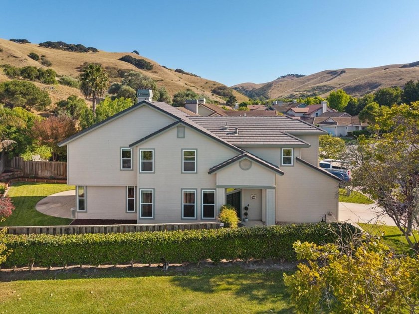 Welcome to 17552 Woodridge Court, a beautifully maintained home - photo 38