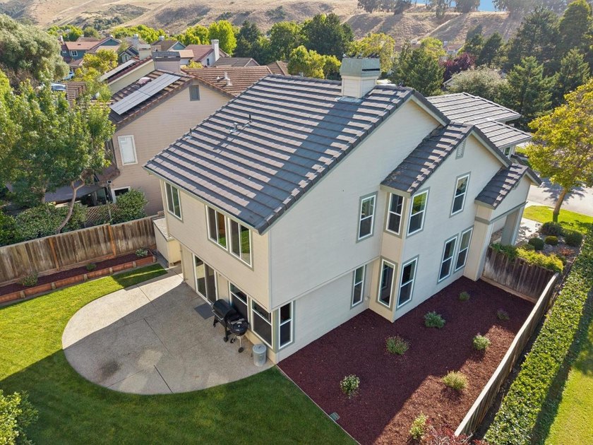 Welcome to 17552 Woodridge Court, a beautifully maintained home - photo 39