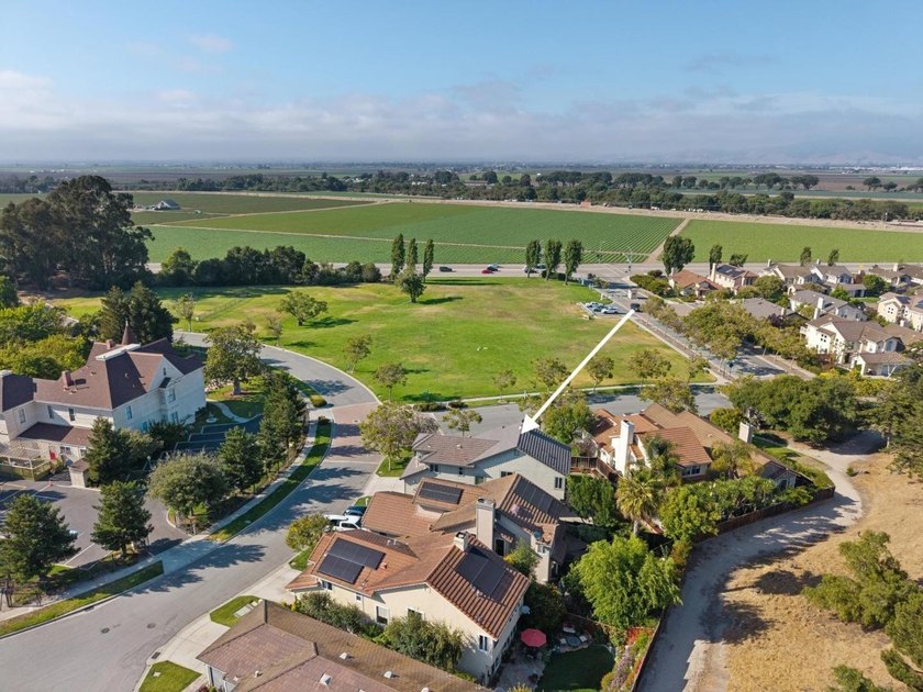 Welcome to 17552 Woodridge Court, a beautifully maintained home - photo 43