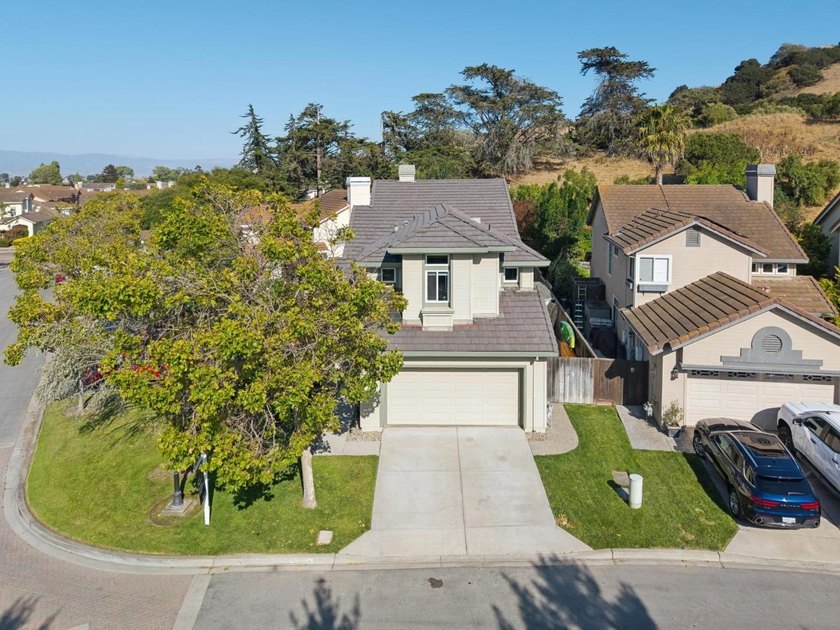 Welcome to 17552 Woodridge Court, a beautifully maintained home - photo 44