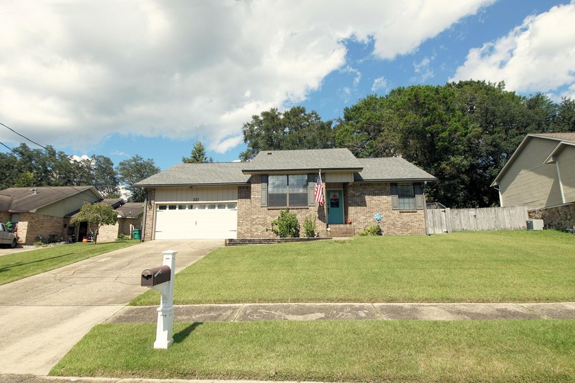 KICK OUT CLAUSE IN PLACE. Nicely maintained all-brick home in - photo 2