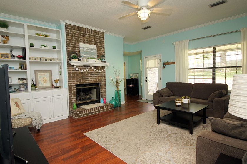 KICK OUT CLAUSE IN PLACE. Nicely maintained all-brick home in - photo 6