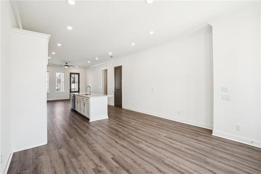 Last opportunities!! ONE-LEVEL LIVING in the heart of Peachtree - photo 9