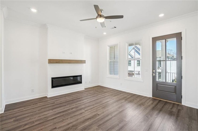 Last opportunities!! ONE-LEVEL LIVING in the heart of Peachtree - photo 10