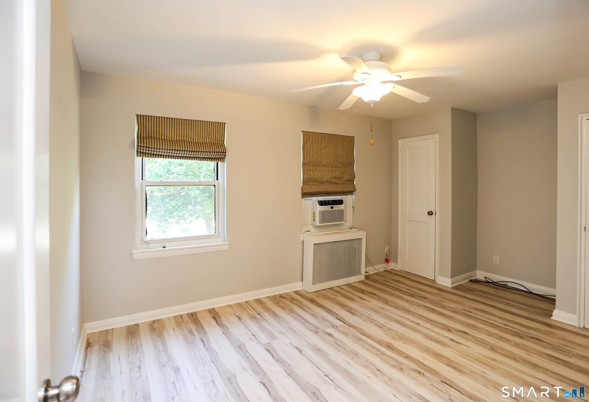 Rare find! This beautifully renovated, move-in ready 2-bedroom - photo 11