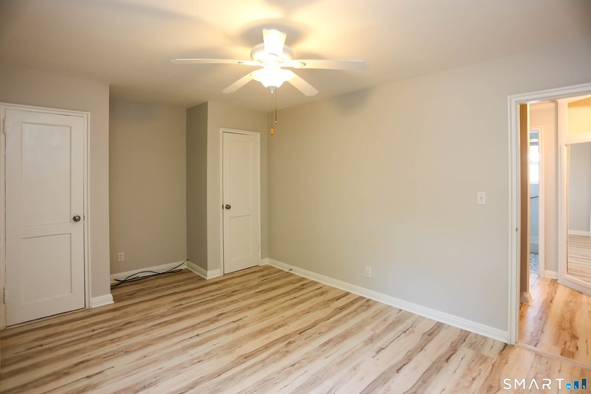 Rare find! This beautifully renovated, move-in ready 2-bedroom - photo 13