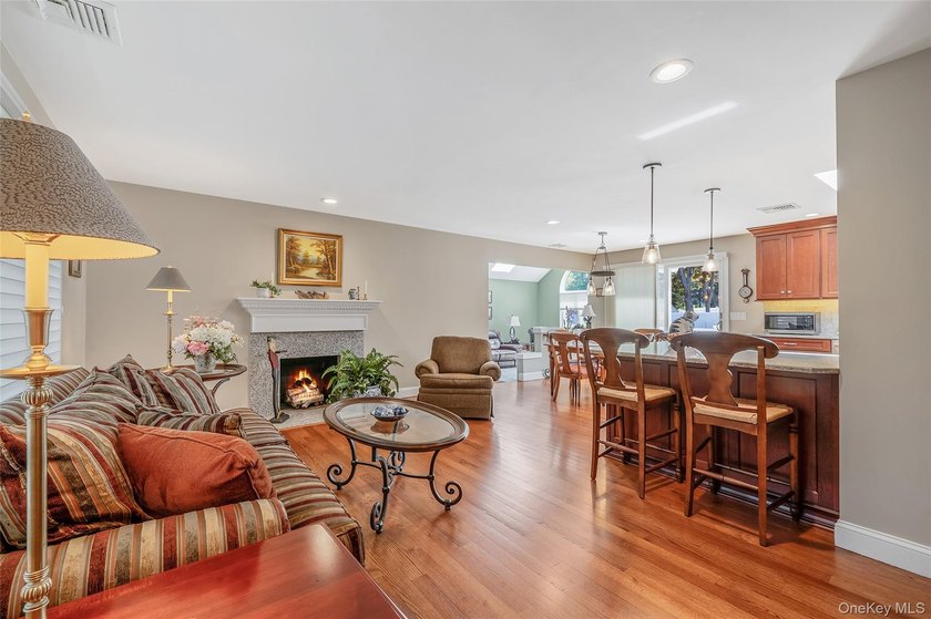OPEN HOUSE CANCELED Sprawling wide-line ranch in desirable South - photo 4