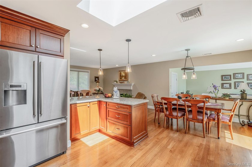 OPEN HOUSE CANCELED Sprawling wide-line ranch in desirable South - photo 9