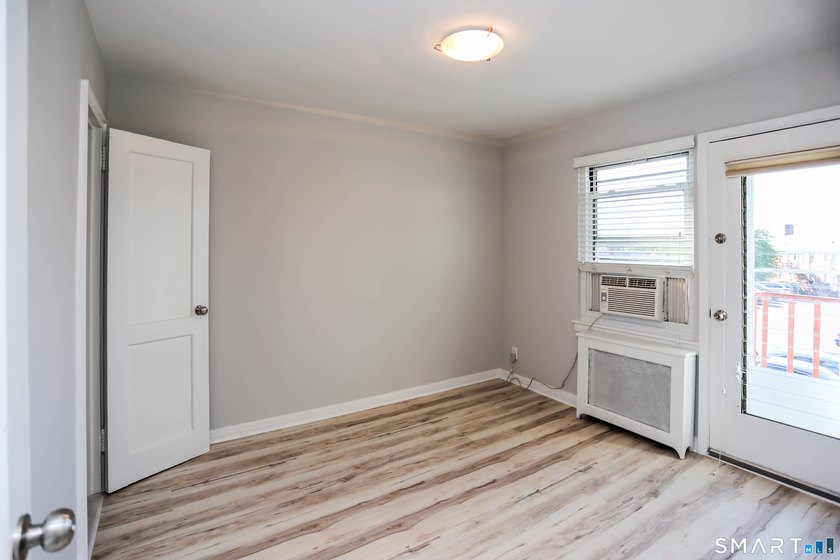 Rare find! This beautifully renovated, move-in ready 2-bedroom - photo 20
