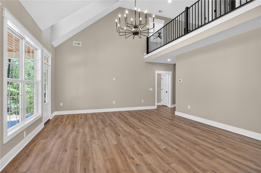 Experience the perfect blend of modern design and timeless - photo 8