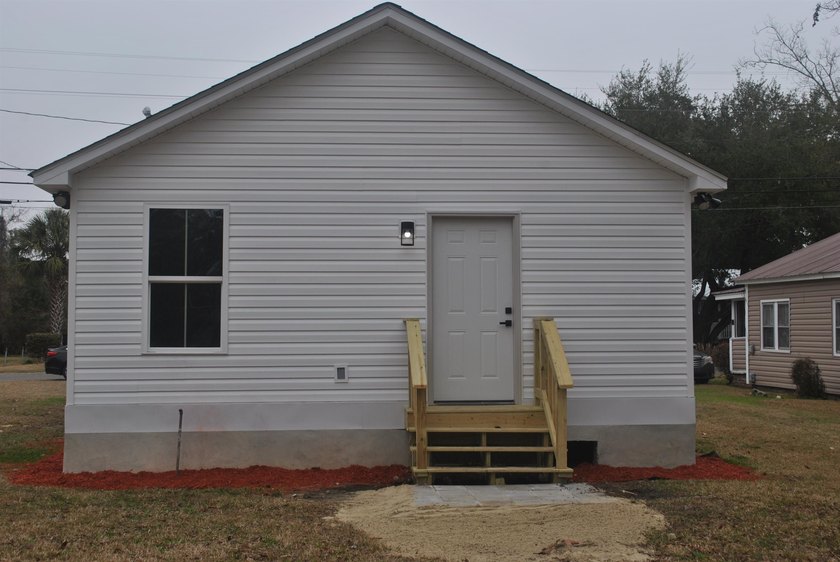 Located inside of Georgetowm City Limits and just minutes from - photo 4