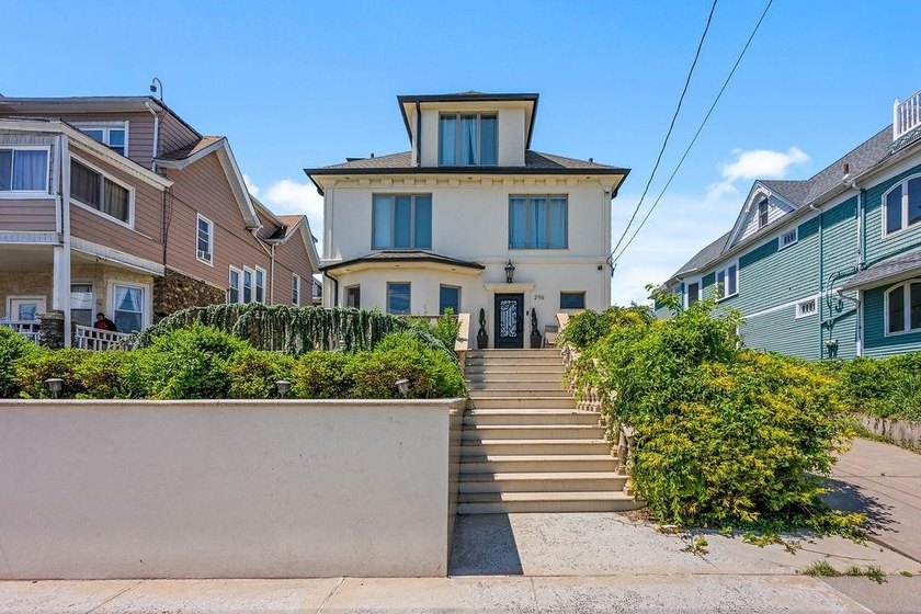 Welcome to 296 Edgewater Street, an extraordinary luxury - photo 2