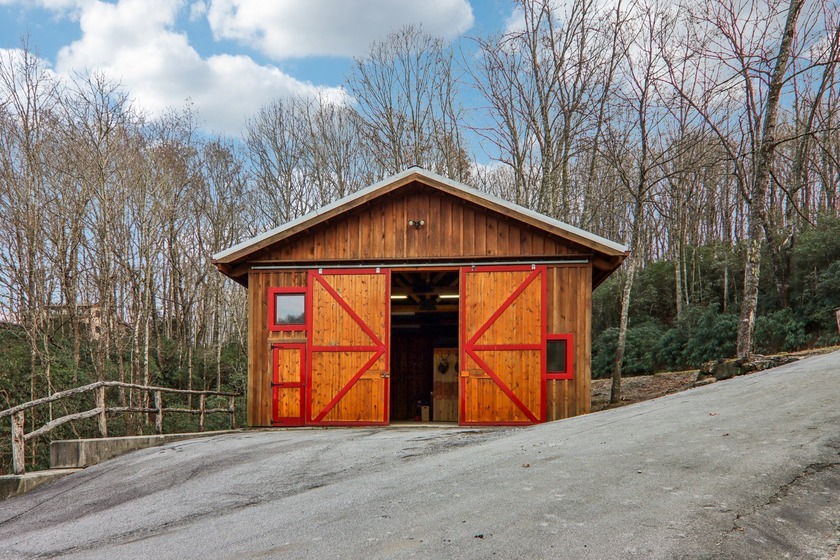 Discover Your Perfect Mountain Escape - A Rare 13+ Acre - photo 5