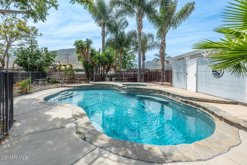 Sensational opportunity! Ideally located at the end of a quiet - photo 7