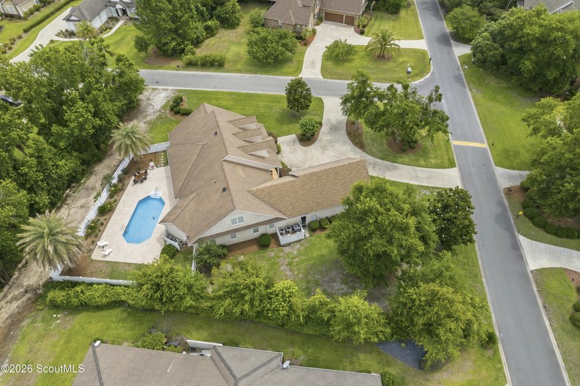 Beautifully maintained and thoughtfully designed, this - photo 12