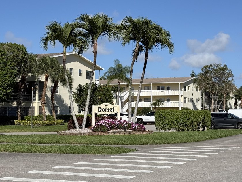 Welcome to this FIRST FLOOR 1 BEDROOM /1.1 BATH Condo located in - photo 4