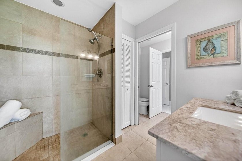 PRICED TO SELL-seller relocating &amp; motivated for a quick closing - photo 15