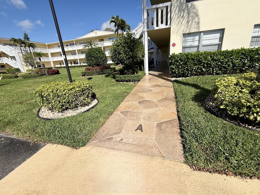 Welcome to this FIRST FLOOR 1 BEDROOM /1.1 BATH Condo located in - photo 6