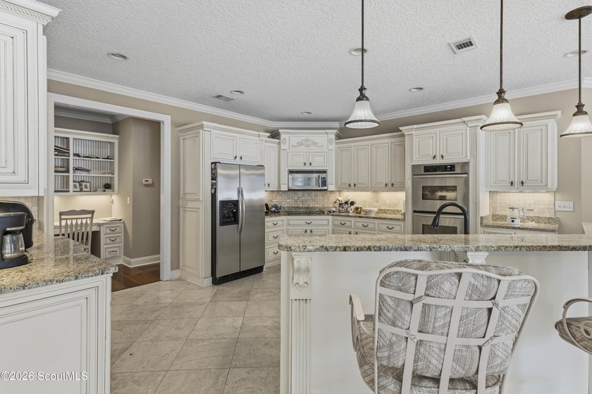Beautifully maintained and thoughtfully designed, this - photo 18
