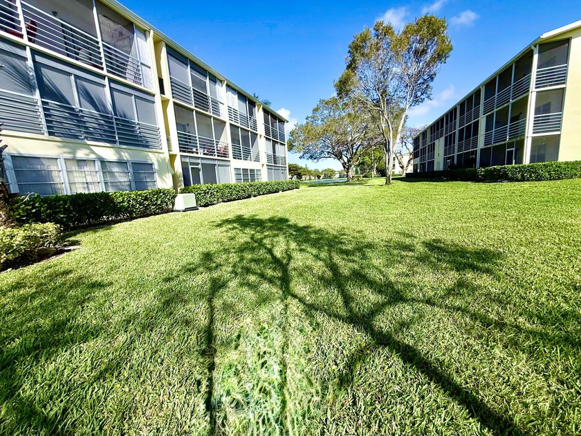Welcome to this FIRST FLOOR 1 BEDROOM /1.1 BATH Condo located in - photo 9