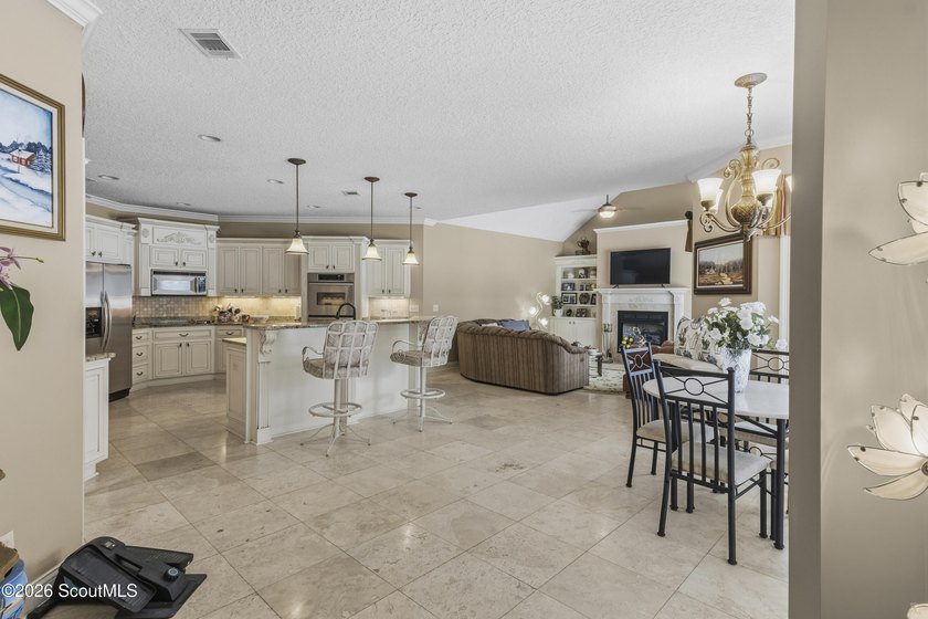Beautifully maintained and thoughtfully designed, this - photo 21