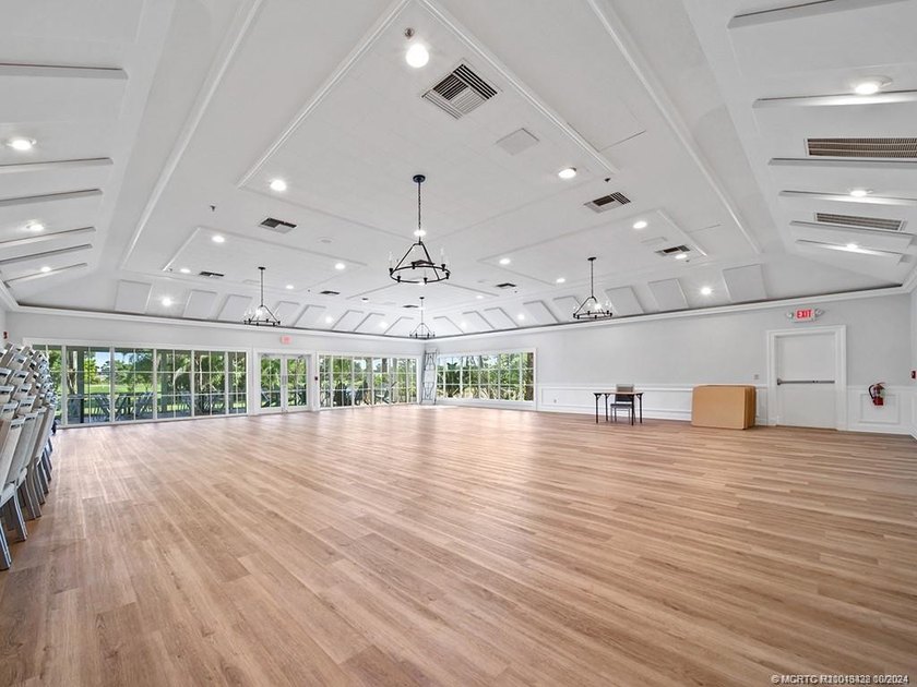 PRICED TO SELL-seller relocating &amp; motivated for a quick closing - photo 35
