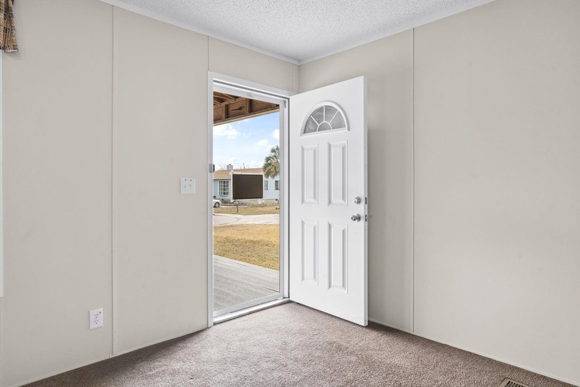 Five-bedroom, two-bathroom, single-story ranch home located one - photo 2