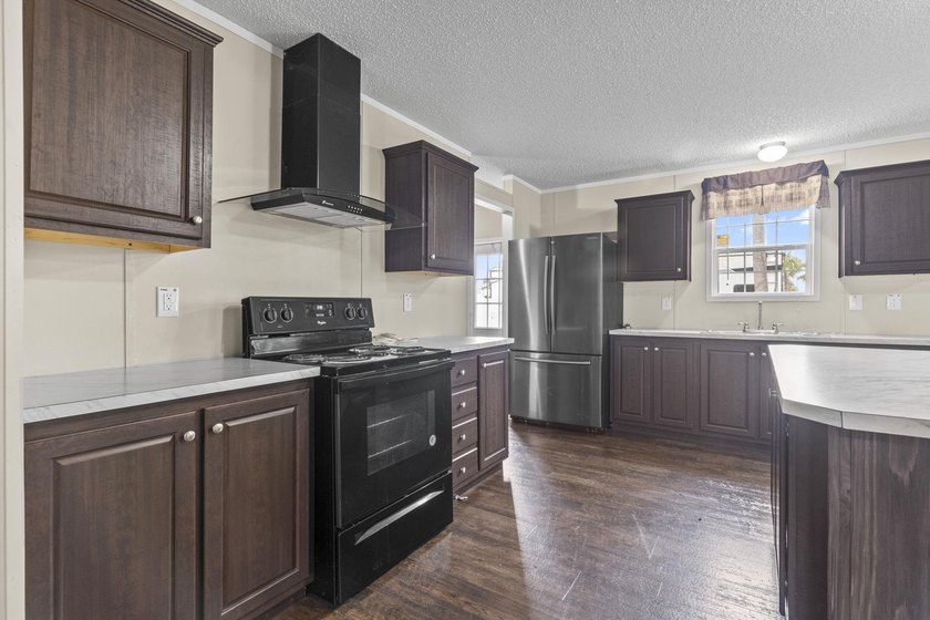 Five-bedroom, two-bathroom, single-story ranch home located one - photo 6