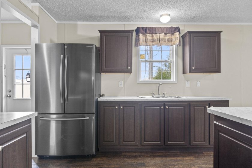 Five-bedroom, two-bathroom, single-story ranch home located one - photo 7