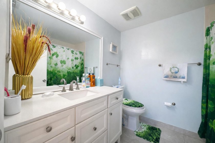 PRICE IMPROVEMENT! Move-in ready 2BR/2BA single-story villa in - photo 10