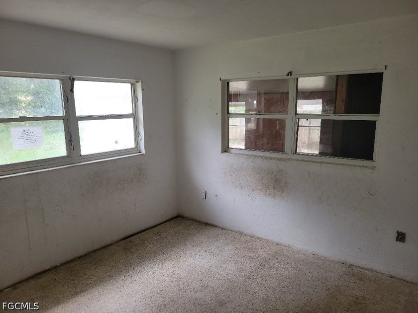 **INVESTOR SPECIAL** REHAB OPPORTUNITY! Possible GREAT RENTAL! - photo 11