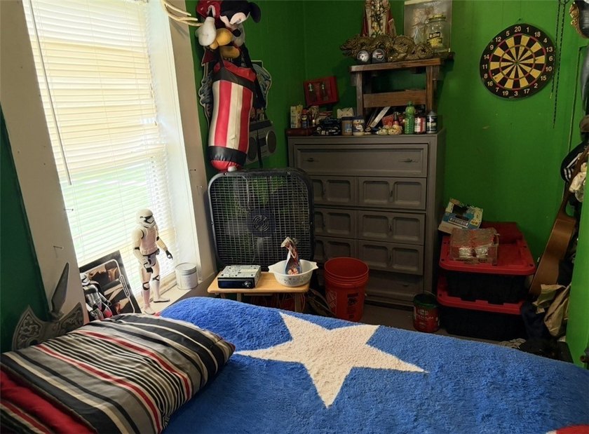 Another Rockin' Rochester Property! This 6-bedroom, 2.5-bath - photo 15