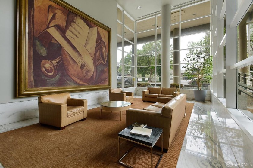 NEW PRICE! Stellar spacious and bright view 2BR/2BA condominium - photo 18