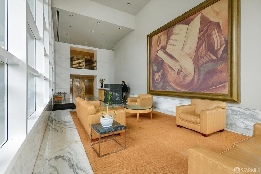 NEW PRICE! Stellar spacious and bright view 2BR/2BA condominium - photo 20