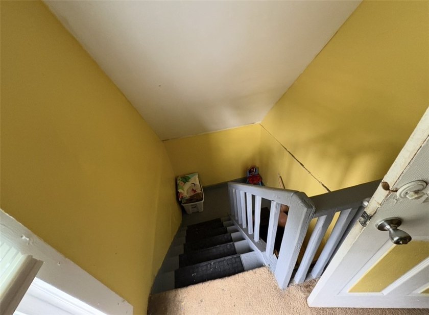 Another Rockin' Rochester Property! This 6-bedroom, 2.5-bath - photo 26