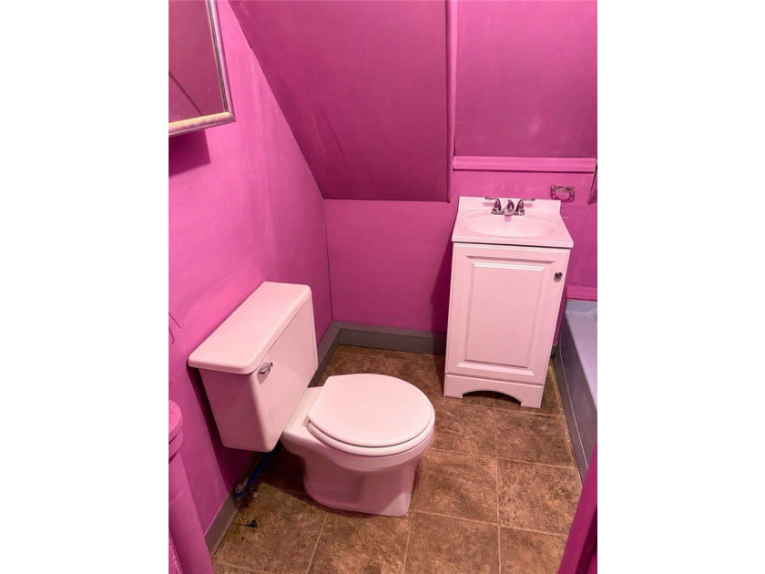 Another Rockin' Rochester Property! This 6-bedroom, 2.5-bath - photo 29