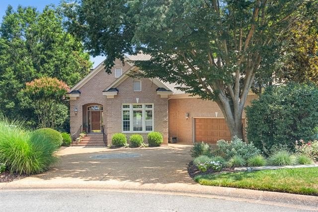 A truly exceptional property where quality, elegance, and views - photo 3