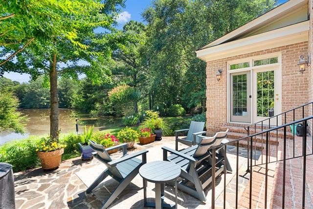 A truly exceptional property where quality, elegance, and views - photo 6